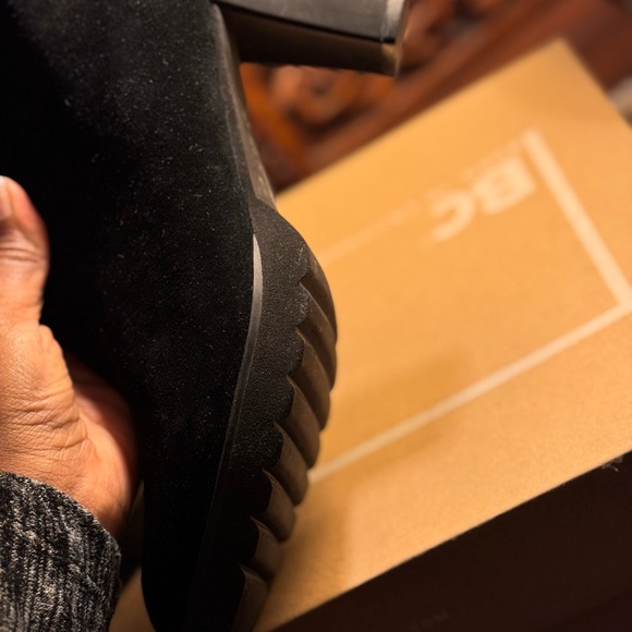 Valdini Boots - sz 7 - $150 - Picture 3 of 5